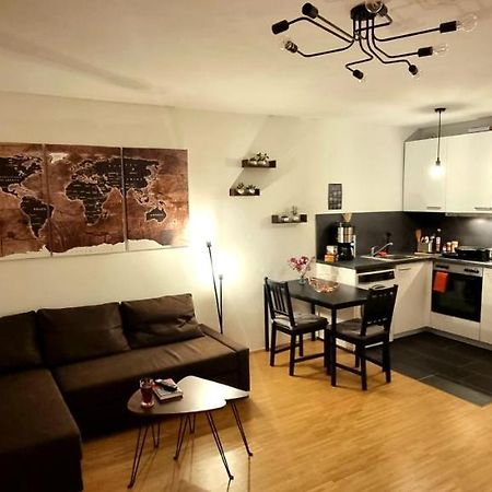 Business Apartment Mit Kuche Fur 1-3 +Netflx+5G Wlan Nahe Der Mhh Im Industrial Design Хановер Екстериор снимка