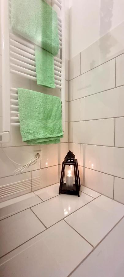 Business Apartment Mit Kuche Fur 1-3 +Netflx+5G Wlan Nahe Der Mhh Im Industrial Design Хановер Екстериор снимка